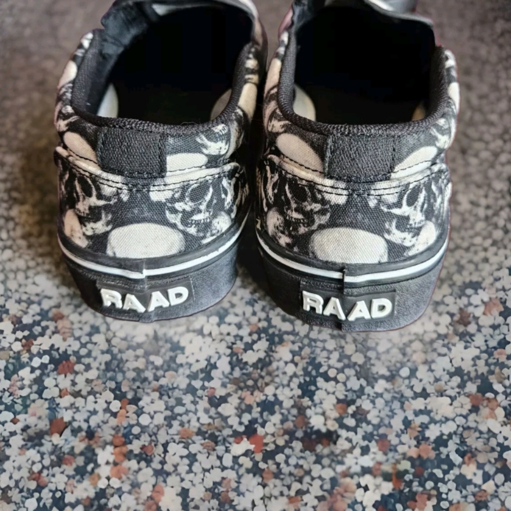 raad shop shoes Skull Slip Ons Men 6.5 Women 8.5 - Picture 3 of 9